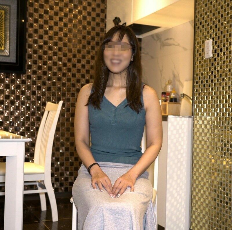 FC2-PPV-2979087 – [Appearance] Serious educational mom 38 years old Female raw meat stick penetrates the back of the vagina and blows away reason… "I'm sorry for being a naughty mom… but I feel it…!//"