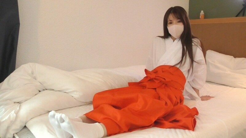 FC2-PPV-1648598 – [Real amateur] When I tried dressing Misa-chan in a shrine maiden outfit, her innocence improved, but her erotic hips were still the same