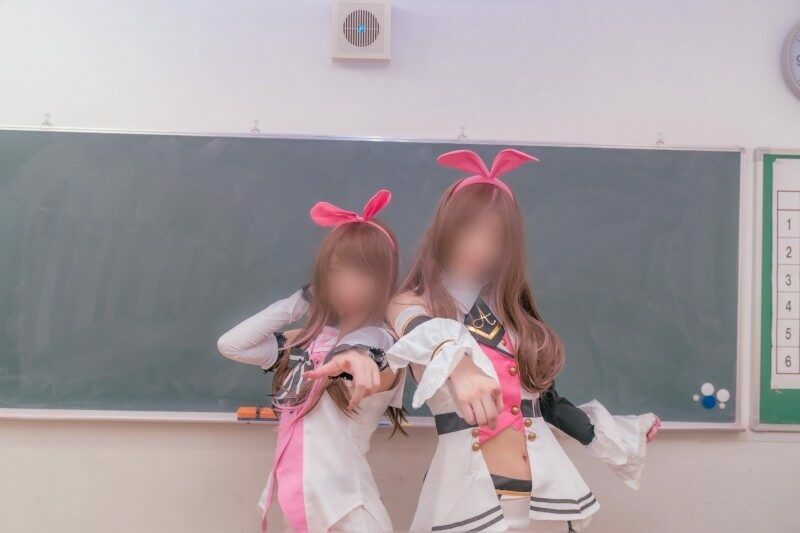 FC2-PPV-1934586 – [VTuber] A dream experience of being double attacked by Kizuna〇i x 2 amateur layers.  – Even the virgin can't stand it, she shifts her clothes and fucks her *Full face exposed and creampie