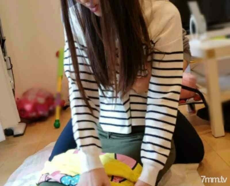 FC2-PPV-998871 – fc2-ppv 998871 [Individual] While the housework is not over … Beautiful young wife fucked in the living room Until the beautiful ass is fucked by another person and vaginal cum shot