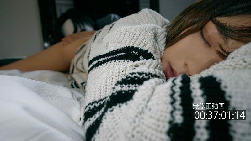 FC2-PPV-4079932 – 500 points only until 12/19! [Married woman/secret meeting] First encounter to relieve stress due to husband's cheating.  – I couldn't progress from the promise of just eating, so I made her stay quiet and creampied her.