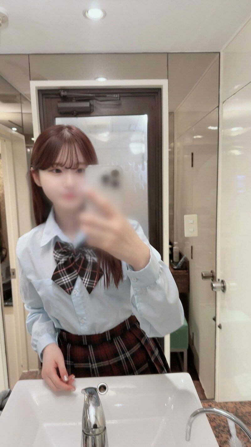 FC2-PPV-4112081 – [Available in a limited quantity for sale as a set] A super talented talent!  – Madonna has been popular since her school days!  – Former child actor Sakamichi J○!  – I can't celebrate New Year's without seeing this… I'l