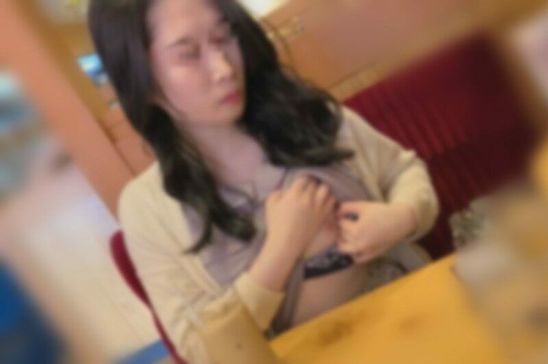 FC2-PPV-3261249 – [Individual] A beautiful white-skinned Japanese wife whose moaning voice echoes all the way to the apartment hallway, was released with a dented Chichikubi training, and the loan and treatment were completed.