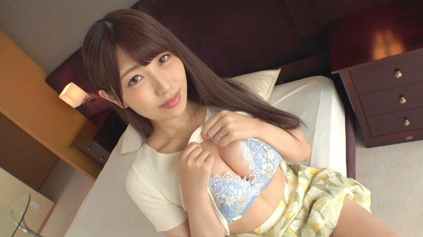 SIRO-4993 [Nurse and married woman] [Has the strongest erotic attribute] Living together with a co-worker. To release the libido that accumulates, it's time to make an AV appearance! Applicant amateur, first AV shooting 310