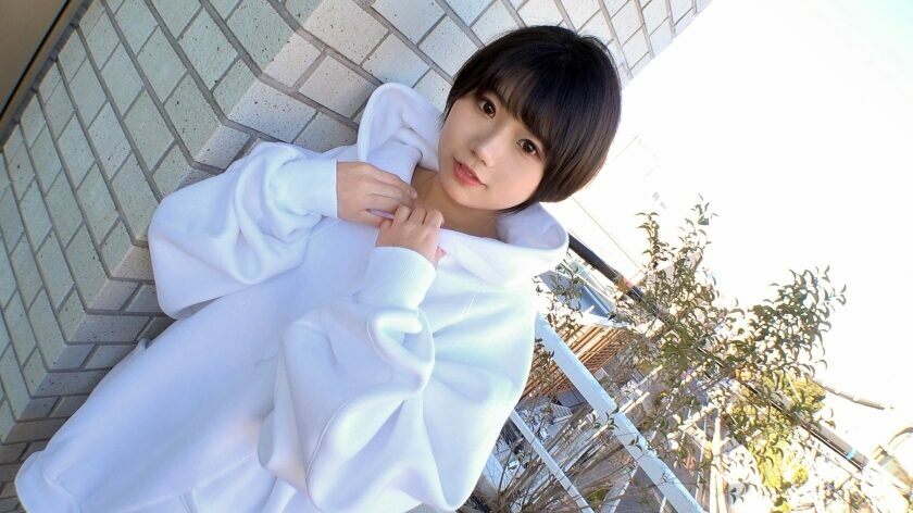 SIRO-5071 [Surprisingly perverted with a cute face? ] Just wearing a baggy hoodie and not wearing pants or skirts (panties as soon as you turn up the hoodie) A strong girl who came to the AV shoot like a step ahead of the exhibitionist. AV application on