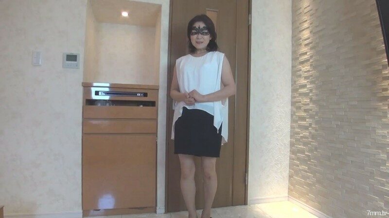 FC2-PPV-919945 – -PPV 919945 [Half price 500 yen] [omnibus "27" 91 minutes recording] 60th birthday mature woman married woman 60 years old "Currently, I'm a mom at a long-established club in Ginza" [Personal shooting] With ZIP