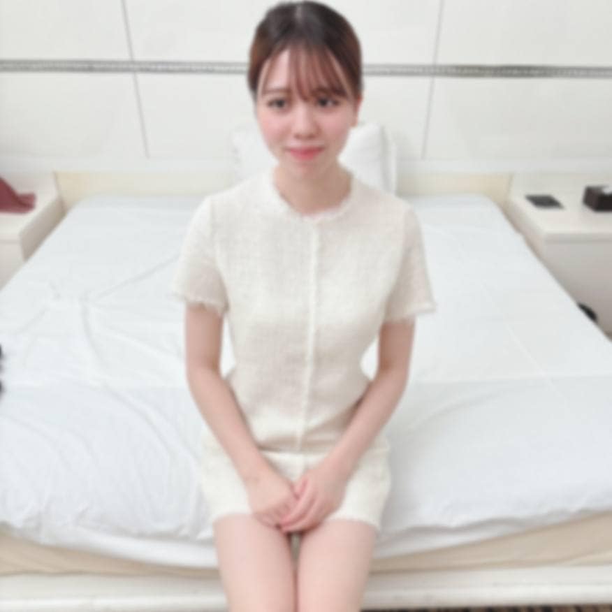 FC2PPV 4578524 [First shot] A fair-skinned, slender, beautiful half-Japanese CA with little experience in sex uses her hips so hard that her white skin turns red. To a paradise beyond the lewd turbulence.