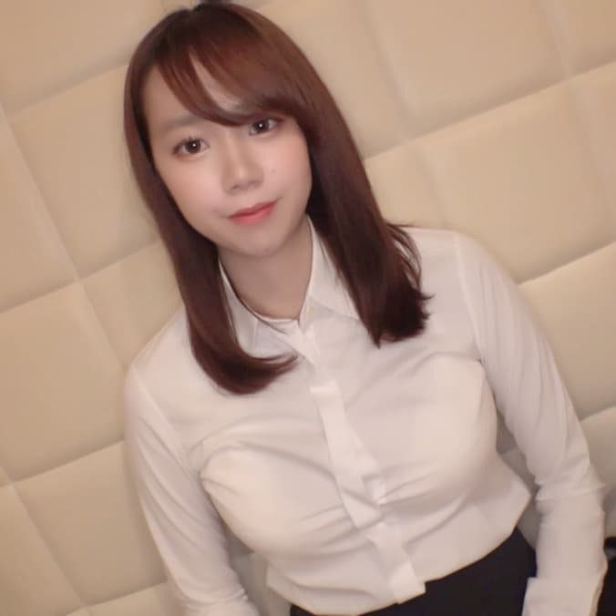 FC2PPV 4581054 [First shot] Natural fair I cup! Insurance salesperson Haruna-chan, 23 years old, loves deep vaginal thrusting sex and has continuous orgasms!