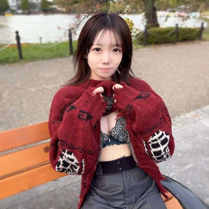 FC2PPV 4582193 [Unreleased] 19-year-old local ** aiming to become a nurse. Once it was cut off, it was revived again by miracle! Public blowjob.