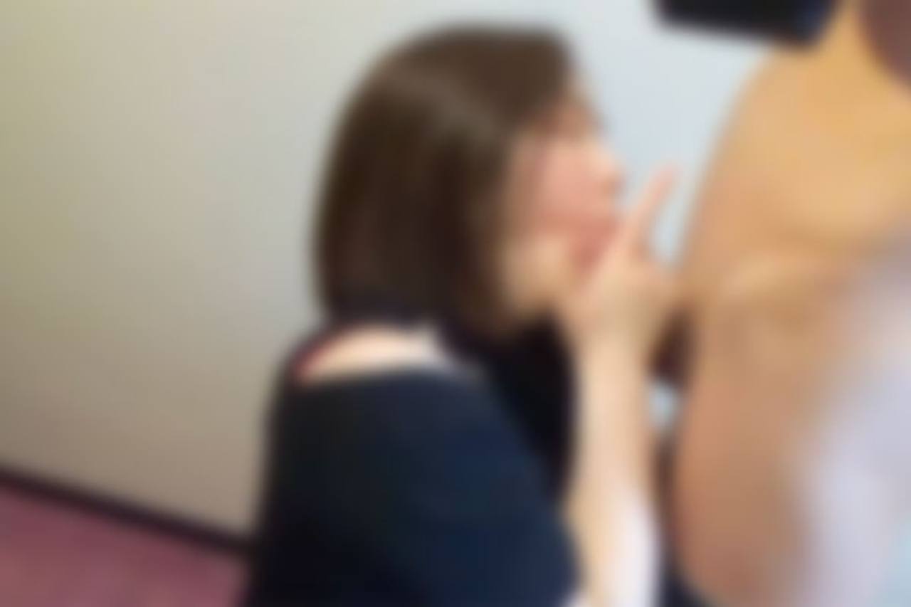 FC2PPV 4589209 [Amateur individual shooting] [Face revealed] [Creampie] Mature married woman offering her body to repay debt