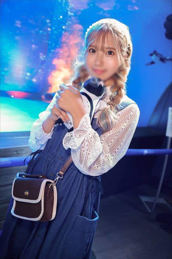 FC2PPV 4594913 [Personal shooting] Pichi Pichi Chapa Chapa! I love aquarium dates! New office lady Mito-chan (24 years old) Amateur couple raw sex after seeing fish at the end of work hotel SEX!