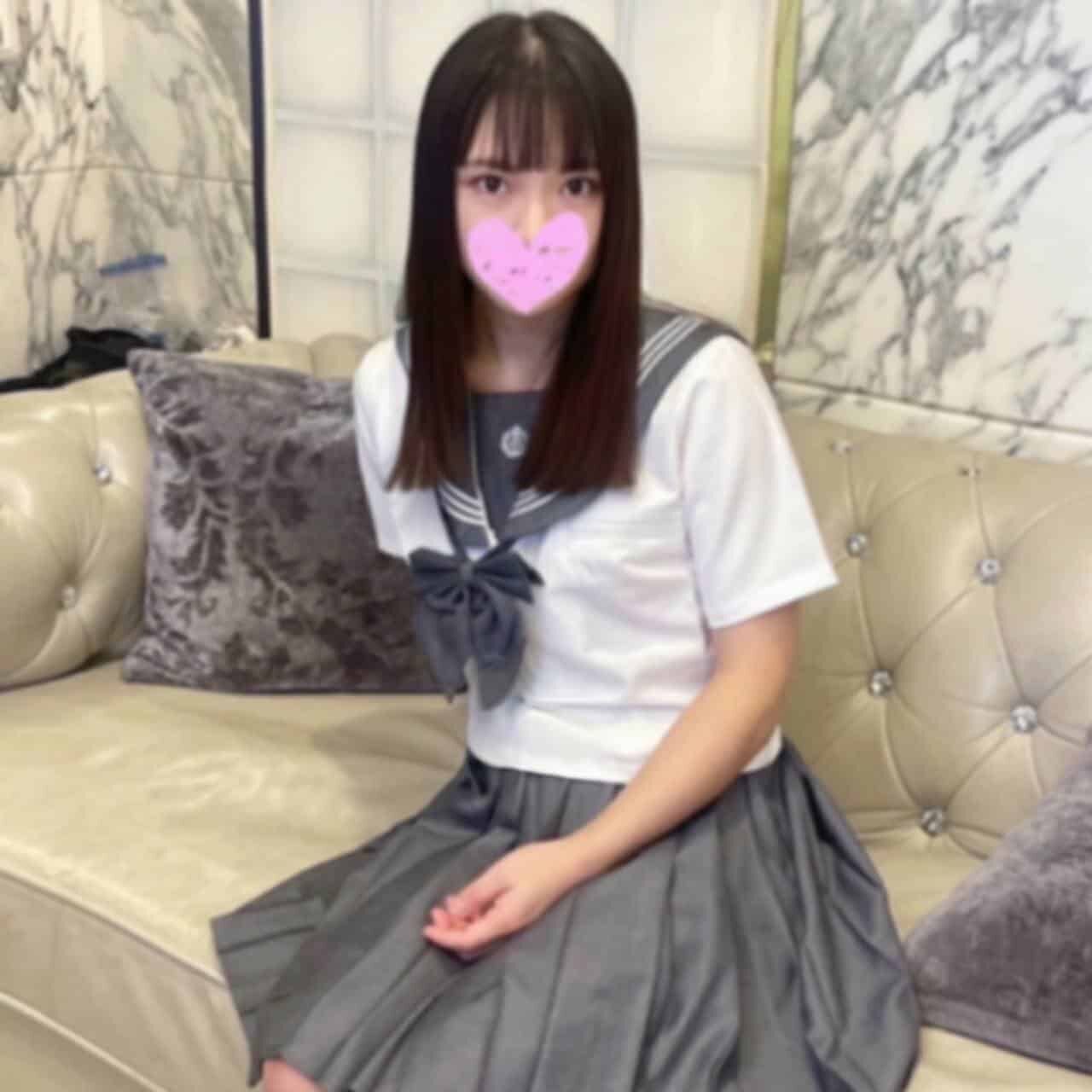 FC2PPV 4607599 A beautiful girl in a uniform who looks like Kawa**na is tur...