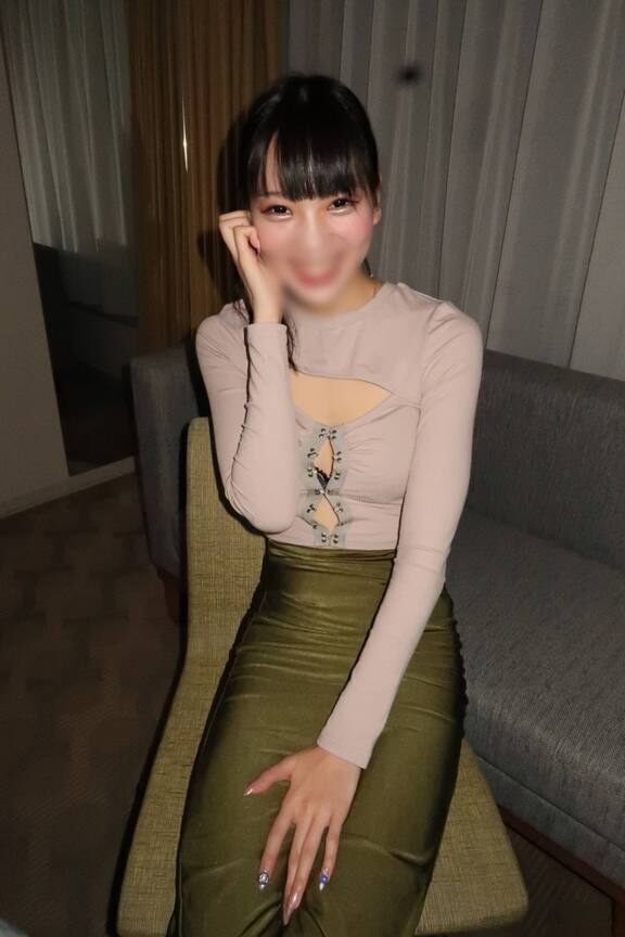 FC2PPV 4607884 [Uncensored, completely amateur, creampie, squirting]  A beautiful girl with beautiful legs gets plenty of creampies