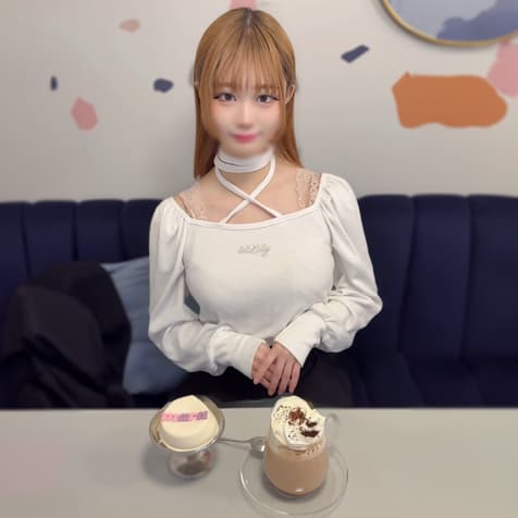 FC2PPV 4666067 [Innocent] A cute smile ** Meruru, the underground idol in charge of pink. She has an incredible body and is filmed getting inseminated while sweating with pleasure.