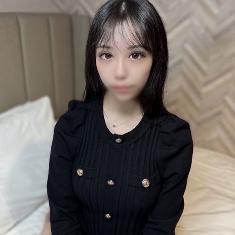 FC2PPV 4715690 [Squirting, Creampie] A Beautiful Woman with a Cute Hakata Accent and Dirty Panties. Used as an Onahole, She Orgasms Repeatedly and Even Squirts. Ends with a Massive Creampie Dripping Out.