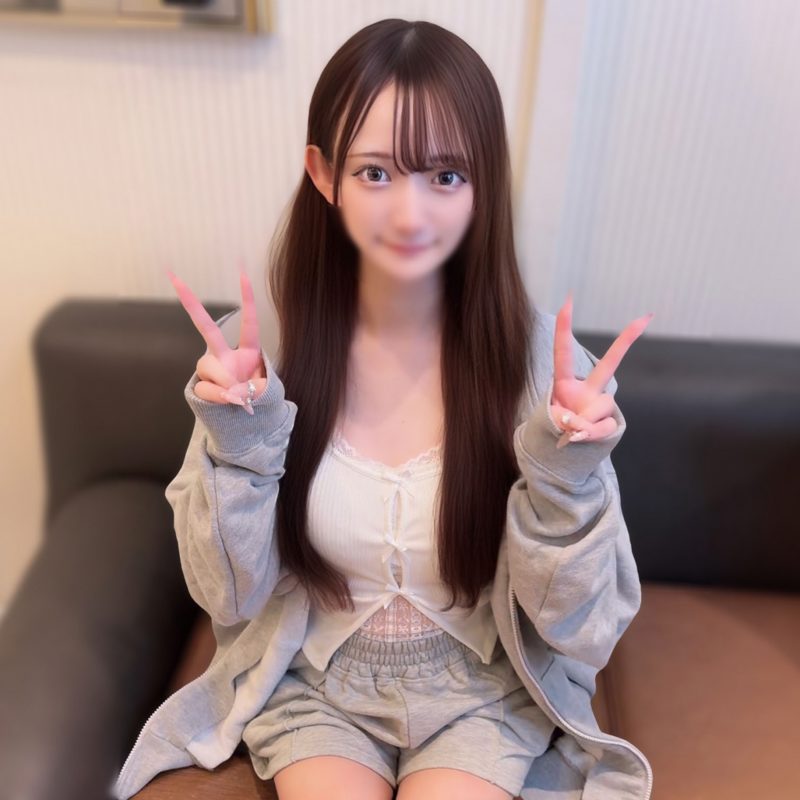 FC2PPV 4932973 Petite 142cm Concept Cafe Girl Takes a Big Cock in Her Tight Little Pussy, Creampied Deep