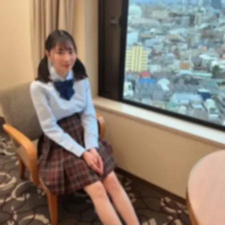FC2PPV 4944105　終極極品美女再登場，制服誘惑，首度露臉揭開真實騷樣