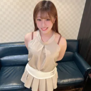 FC2PPV 4944509　初次拍攝：清純纖瘦白皙美人被大肉棒中出
