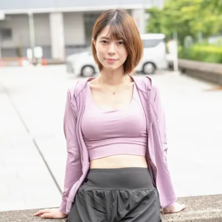 FC2PPV 4949847　バイリンガル美容部員再び、スレンダーボディで誘惑、寸止め手コキから痙攣中出し