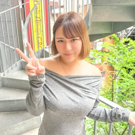 FC2PPV 4960206 美人ホステスにセクシーランジェリー、生ハメでびしょ濡れマンコを突かれ蕩けるまで中出し