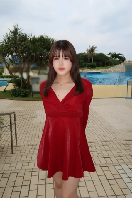 FC2PPV 4963332 可愛いすぎる彼女のハメ撮り、恥ずかしながら野外おちんぽフェラ～そのまま生挿入立ちバック！囲いもない丸見えの場所で夜といえ大胆露出セックス＆濃厚中出ししちゃいました