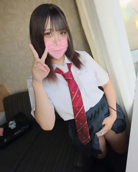 FC2PPV 4978918 First-Ever Video: Barely-Legal 18-Year-Old’s Tight Pussy Stuffed with Hard Cock