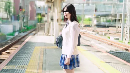 10Musume 102126-01 Schoolgirl in Uniform Fingered and Teased on the Train, Kanako Seto [English Subtitles]