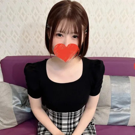 FC2PPV 4995252 初撮り：はにかんだ笑顔の柔らかボディ美女、驚きの柔軟性と激しい腰使いを披露