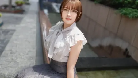 SIRO-5756 I Turned My Fantasy Into Reality – Cool Yet Sexy Receptionist in Glasses Flaunts Her Big Ass Through Sexy Lingerie [First Shoot] [English Subtitles]